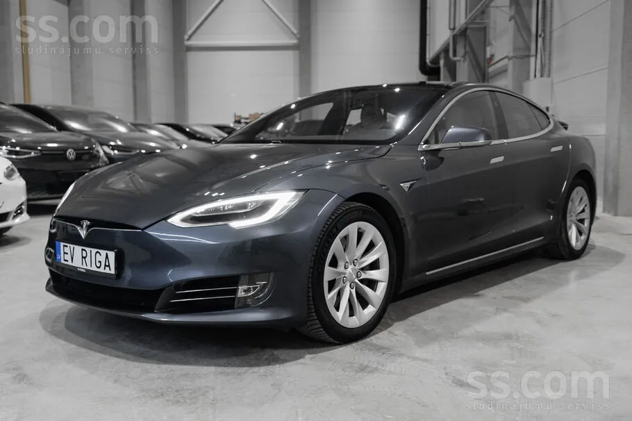 Tesla Model S 2020 photo 2