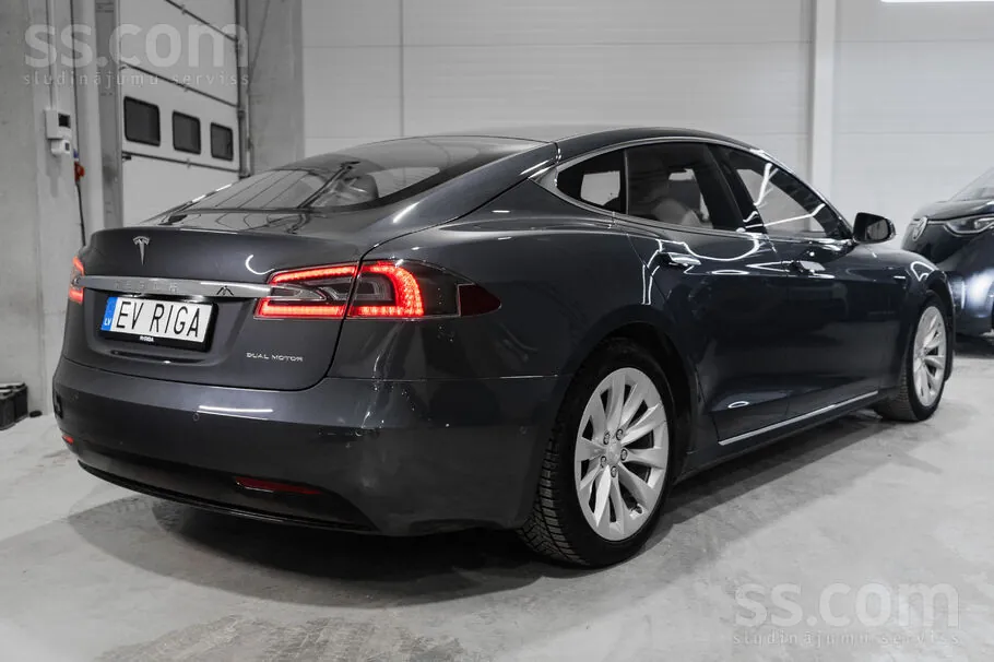 Tesla Model S 2020 photo 4