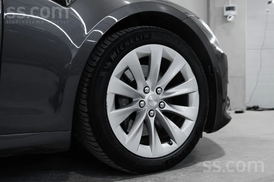 Tesla Model S 2020 photo 5
