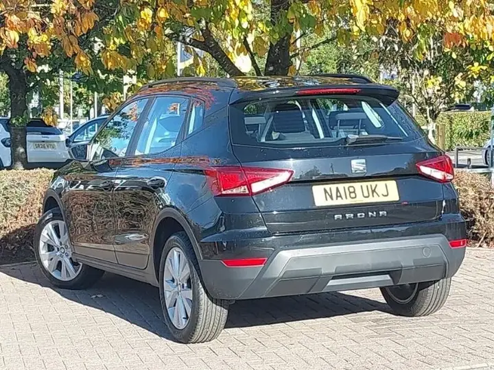 Seat Arona 2018 photo 2