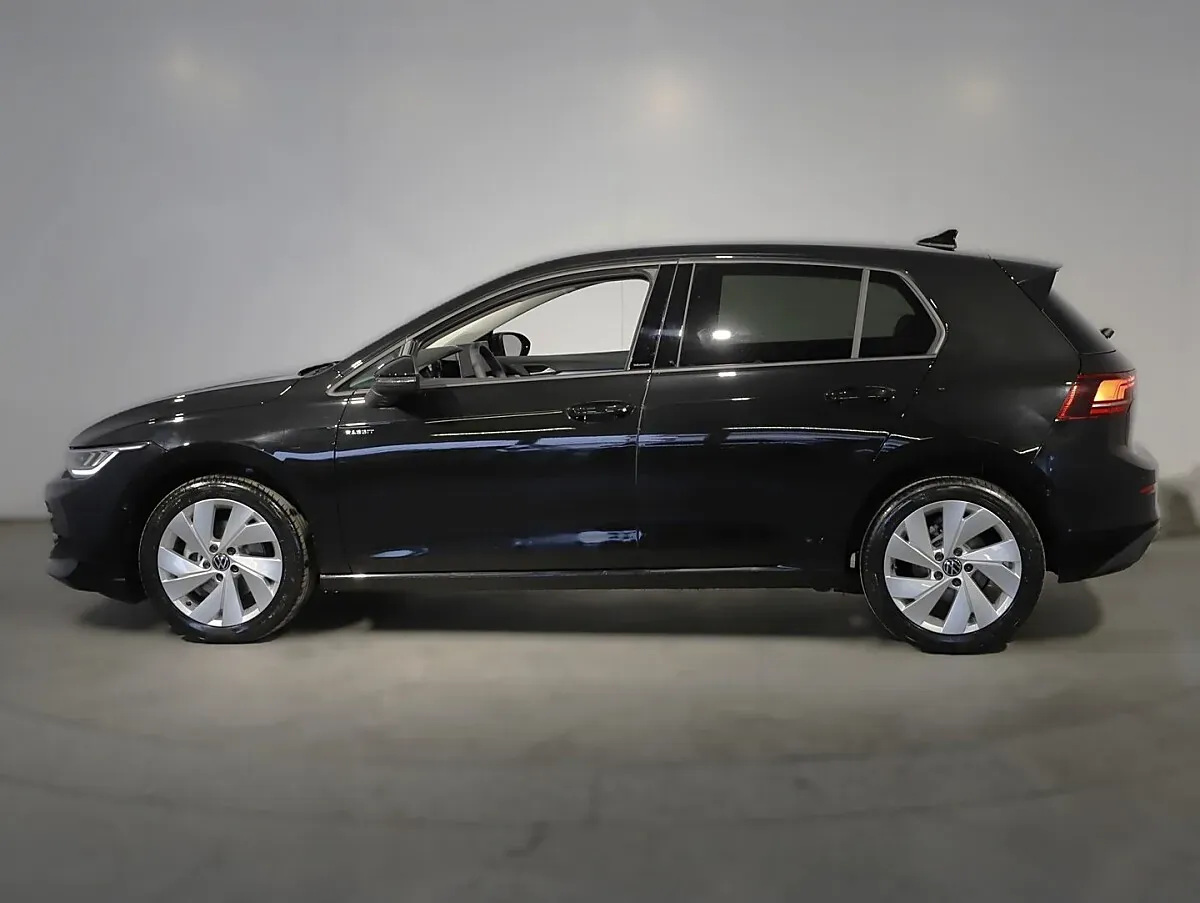 Volkswagen Golf 2026 photo 2