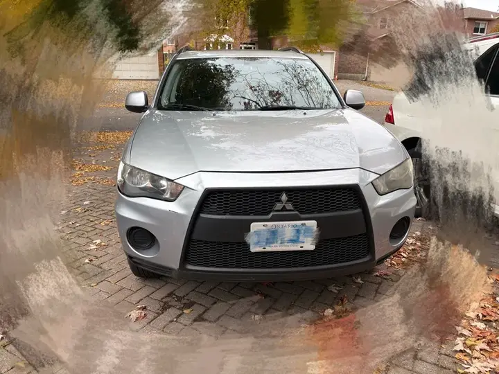Mitsubishi Outlander 2011 photo 2