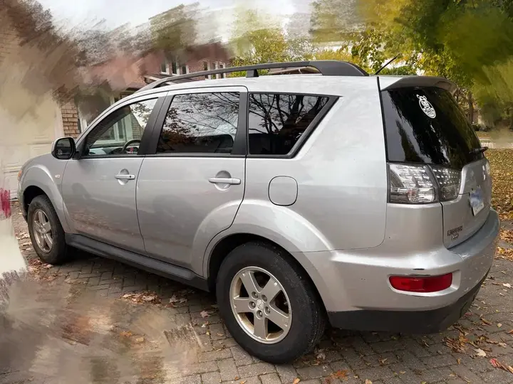 Mitsubishi Outlander 2011 photo 4