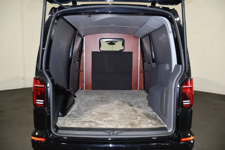 Volkswagen Transporter 2024 photo 3