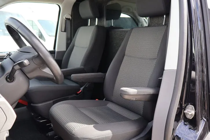 Volkswagen Transporter 2024 photo 2