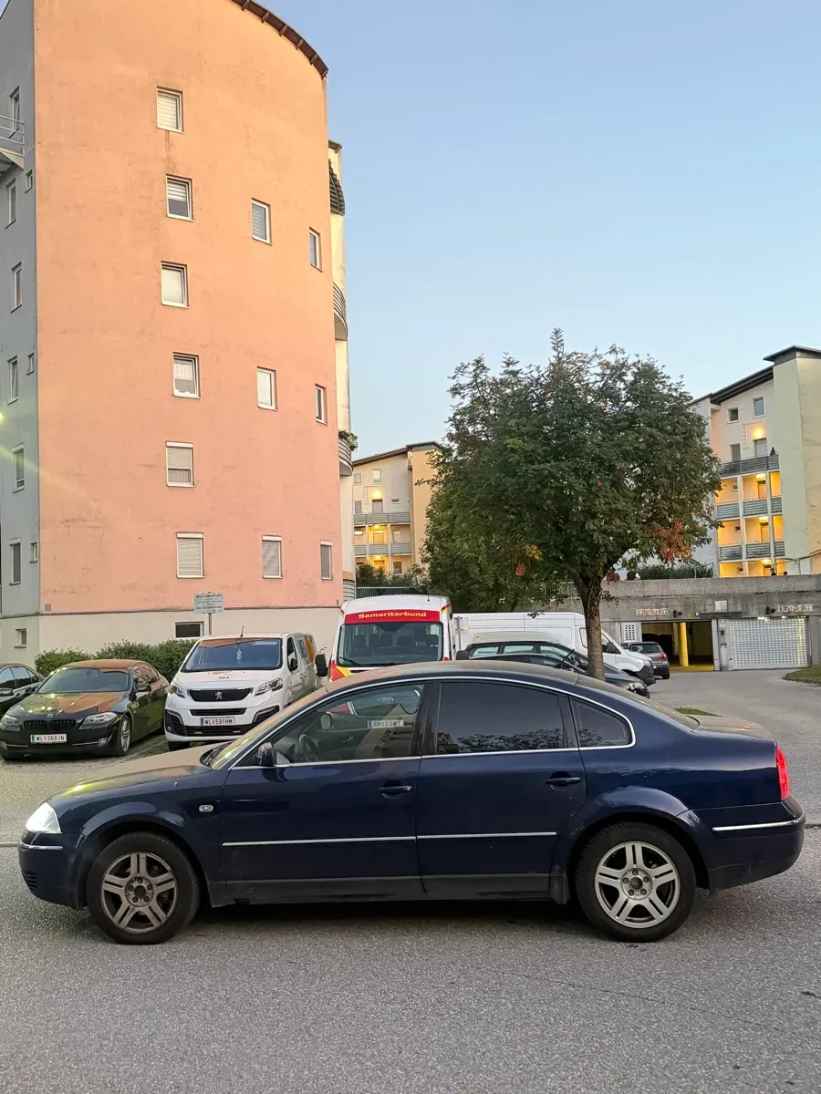 Volkswagen Passat 2002 photo 2