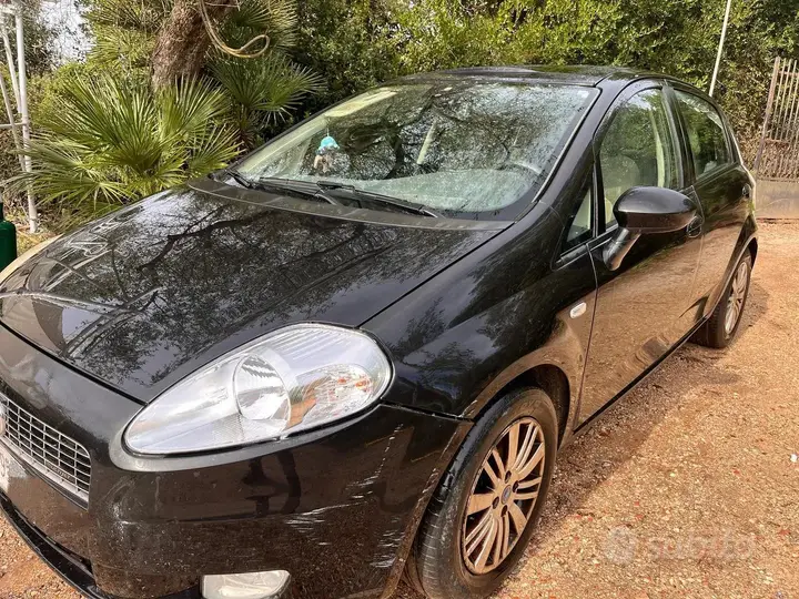 Fiat Grande Punto 2006 photo 2