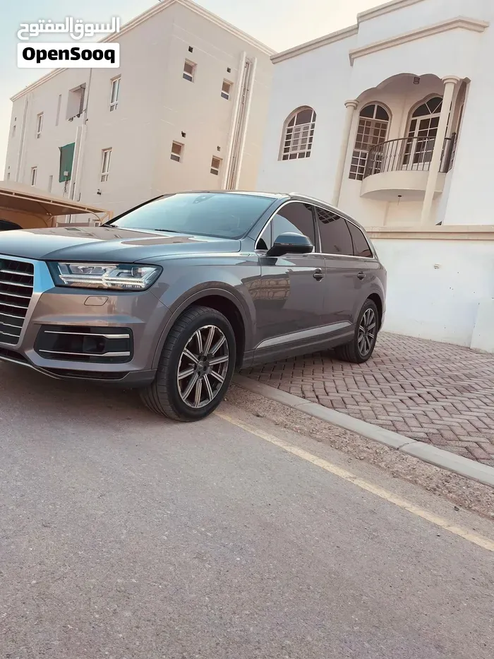 Audi Q7 2017 photo 2
