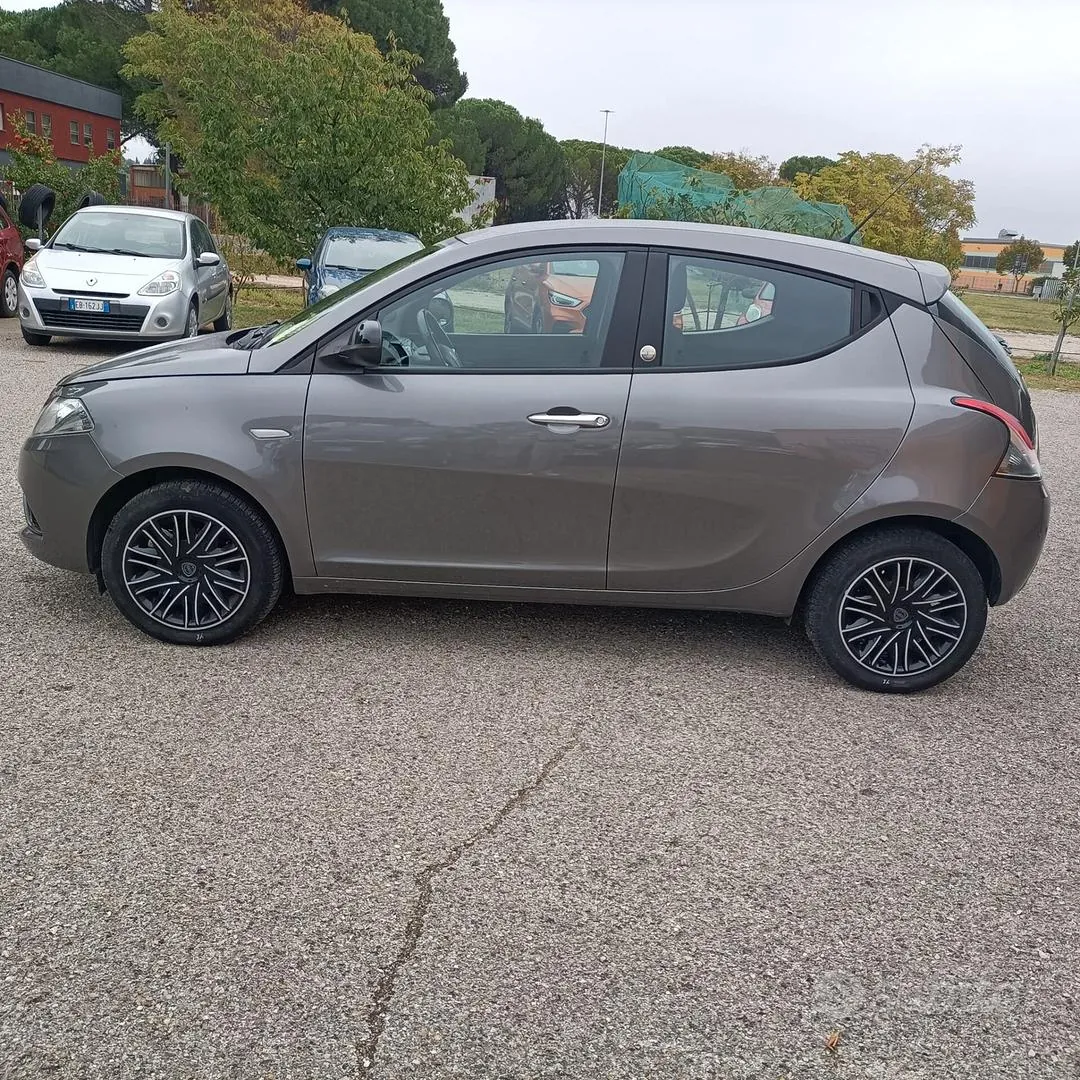 Lancia Ypsilon 2019 photo 2