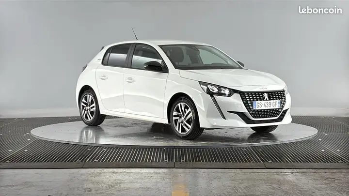 Peugeot 208 2023 photo 3