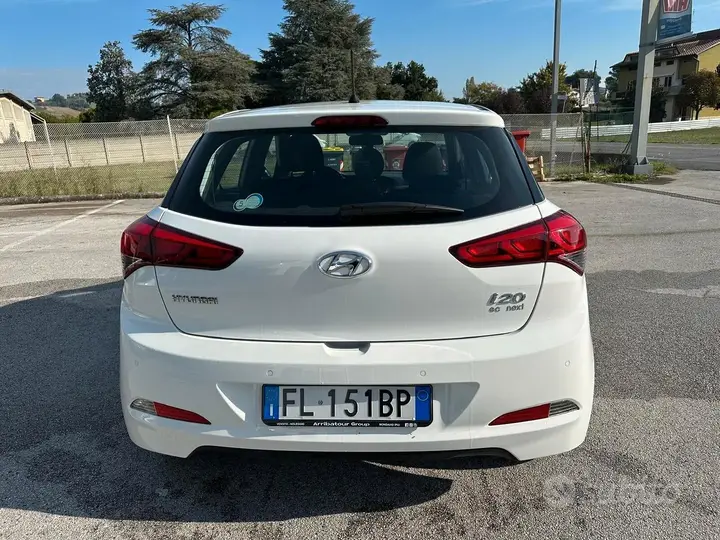 Hyundai I20 2018 photo 3
