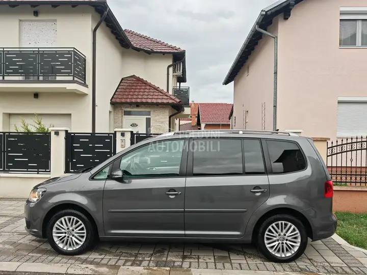 Volkswagen Touran 2015 photo 2