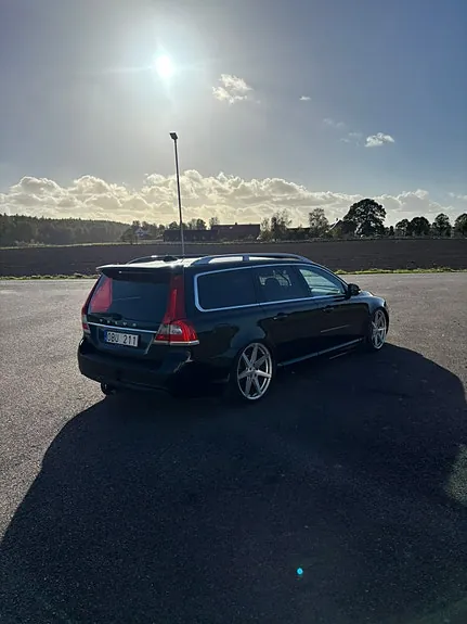 Volvo V70 2014 photo 2