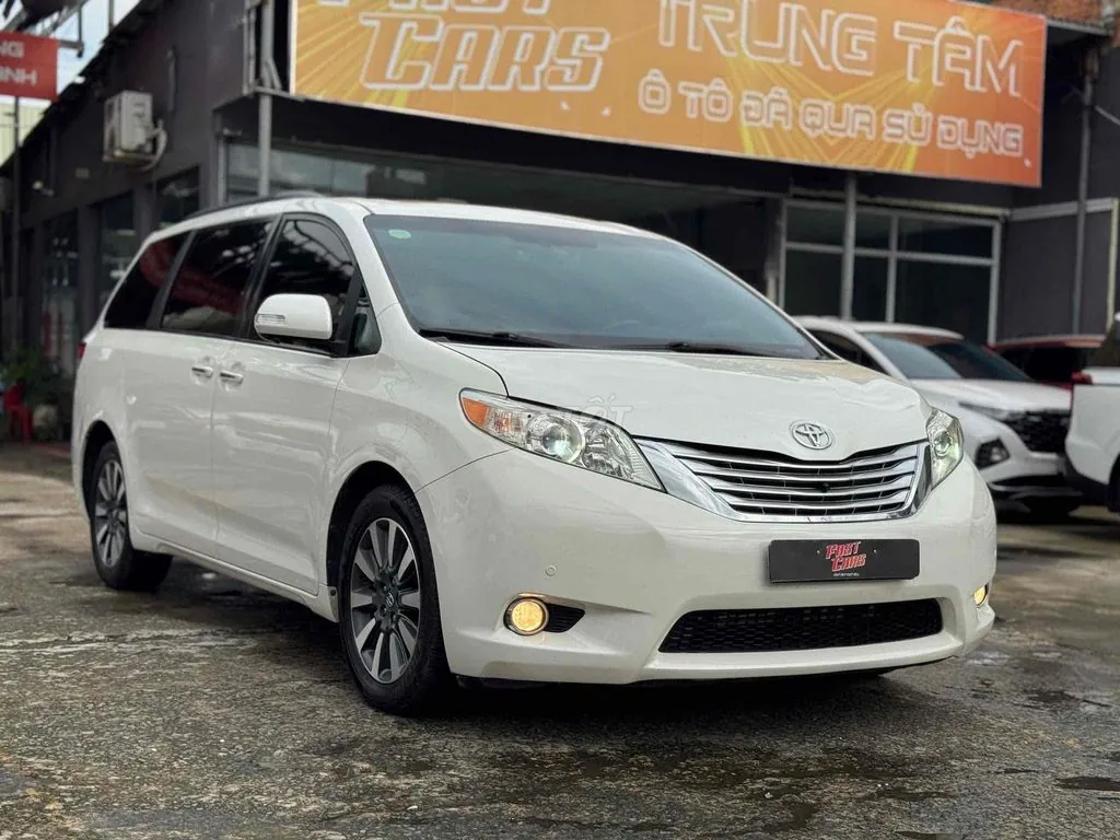 Toyota Sienna 2014 photo 2