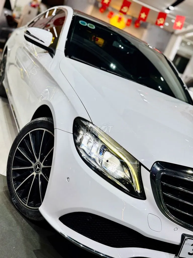 Mercedes-Benz C-Class 2018 photo 4