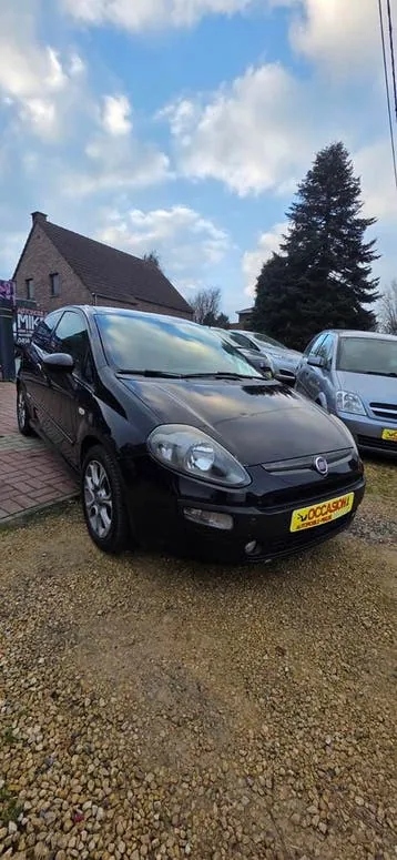 Fiat Punto 2012 photo 2