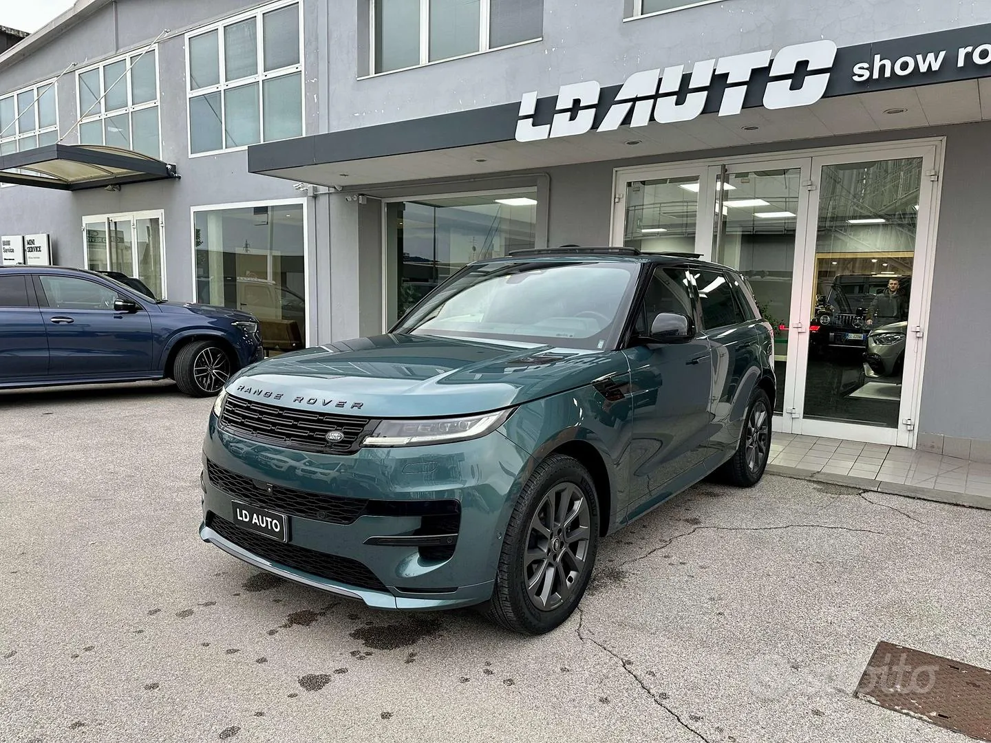 Land Rover Range Rover Sport 2023 photo 3