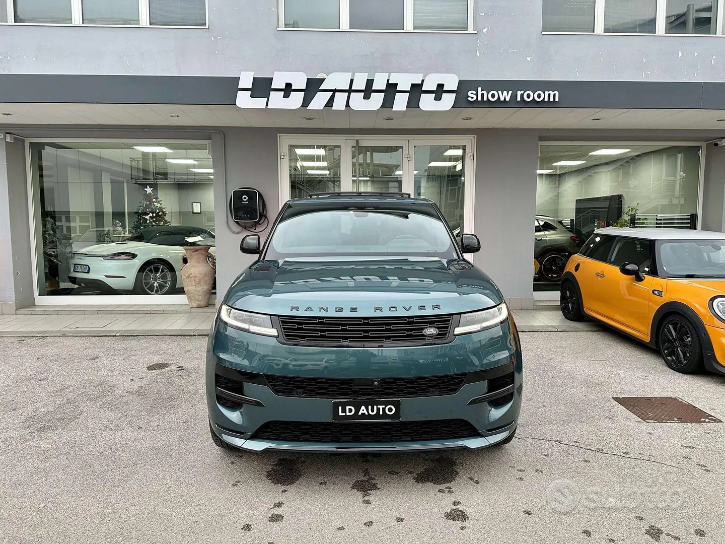 Land Rover Range Rover Sport 2023 photo 2