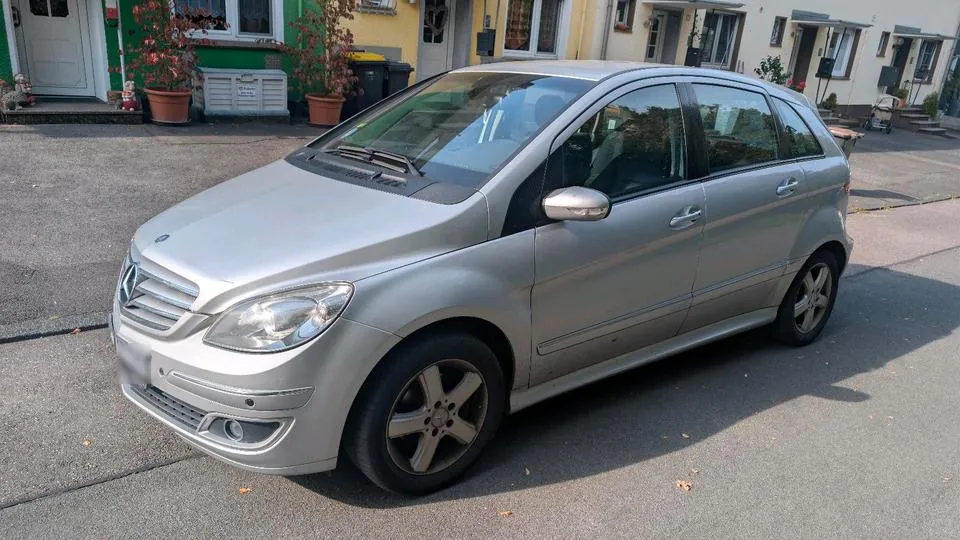 Mercedes-Benz B200