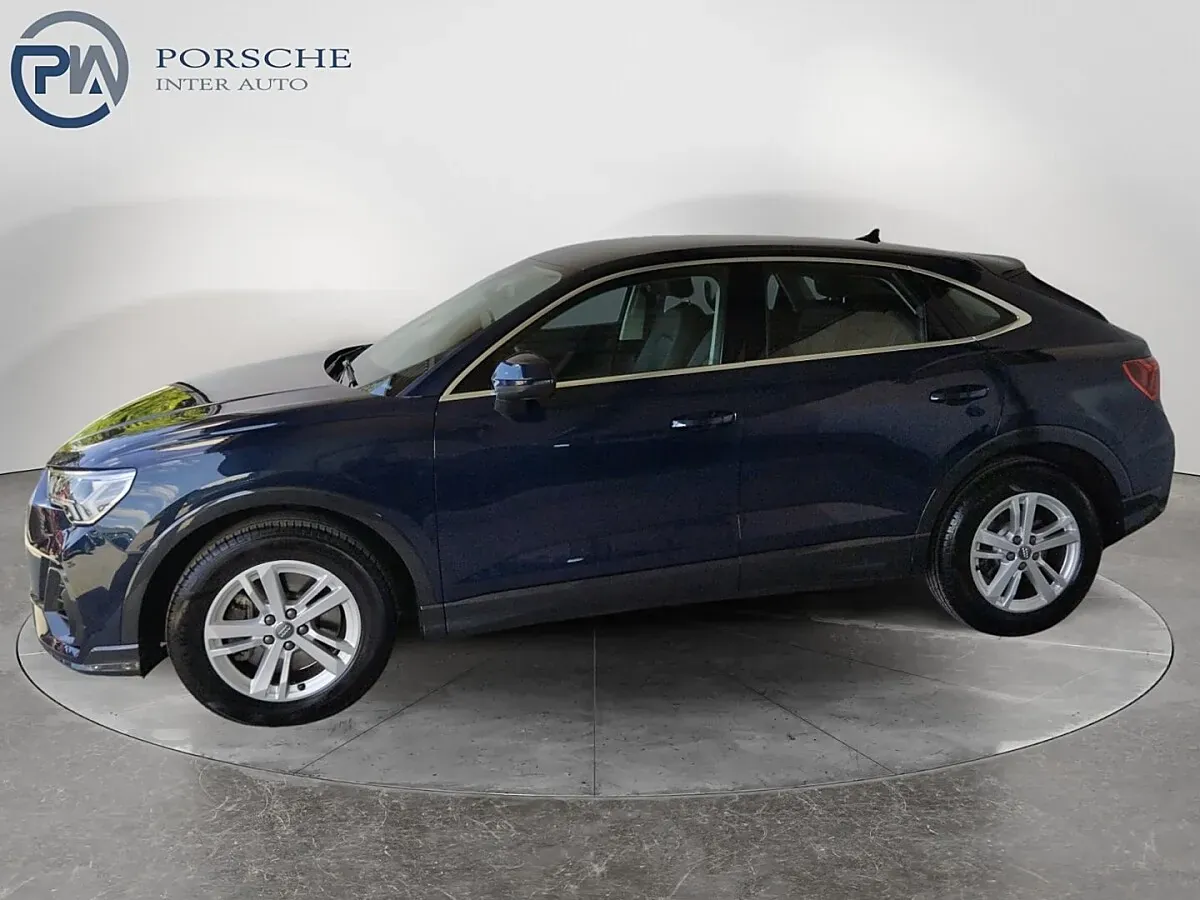 Audi Q3 2020 photo 2