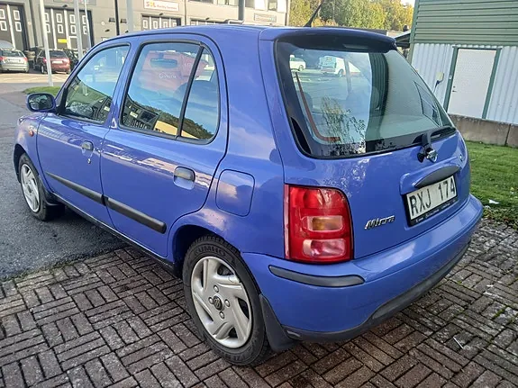 Nissan Micra 2000 photo 4