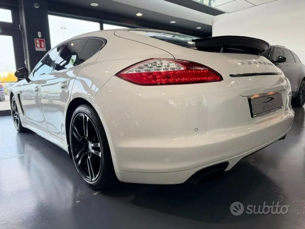 Porsche Panamera 2011 photo 4