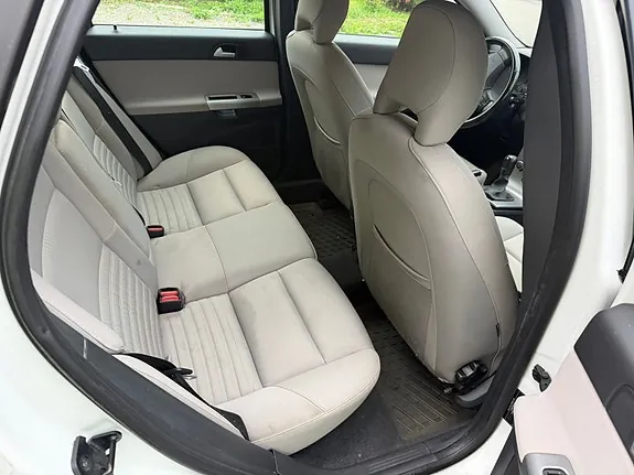 Volvo V50 2010 photo 5