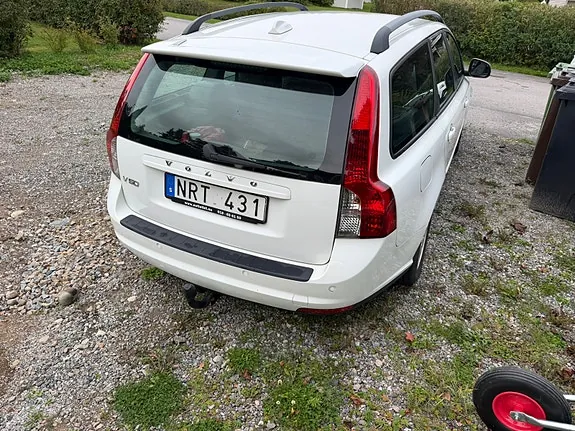 Volvo V50 2010 photo 2