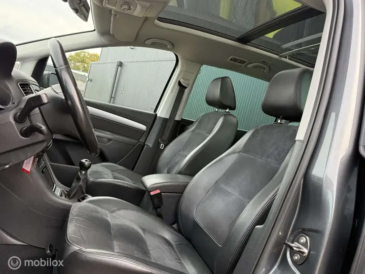 Volkswagen Sharan 2011 photo 4
