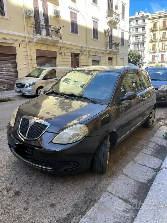 Lancia Ypsilon