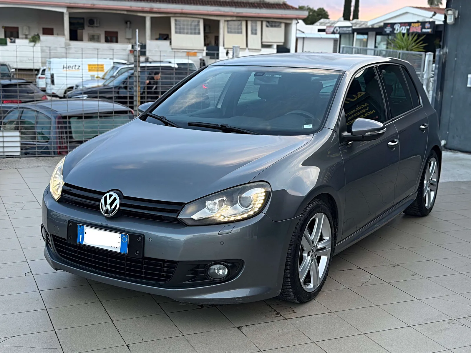 Volkswagen Golf 2012 photo 2