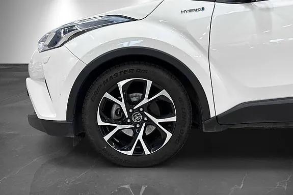 Toyota C-Hr 2019 photo 2
