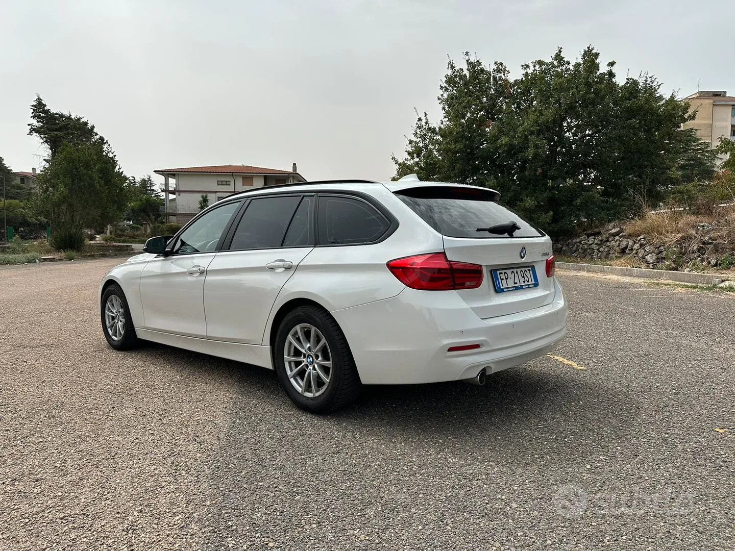 BMW 3 Series 2018 photo 3