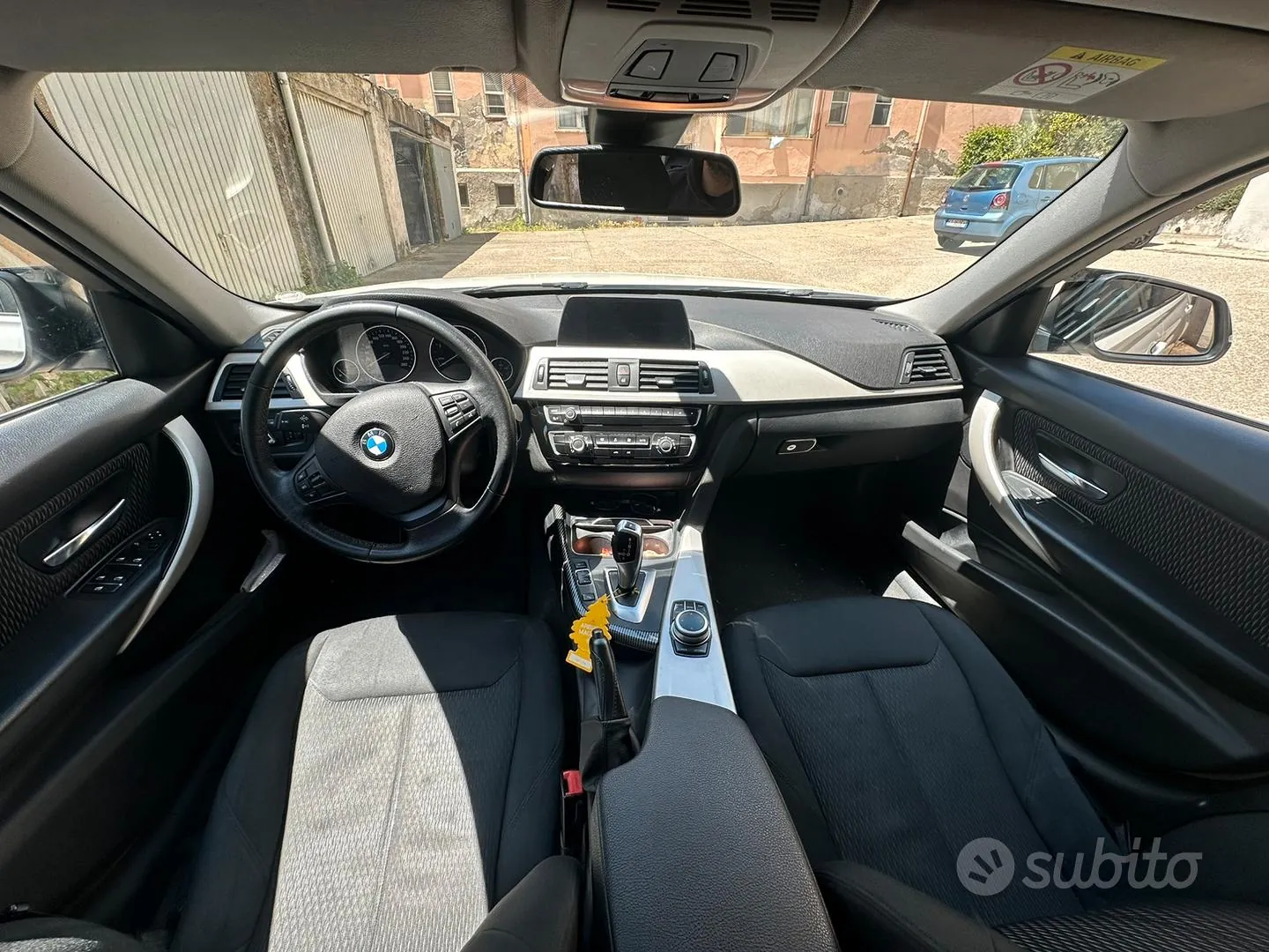 BMW 3 Series 2018 photo 5