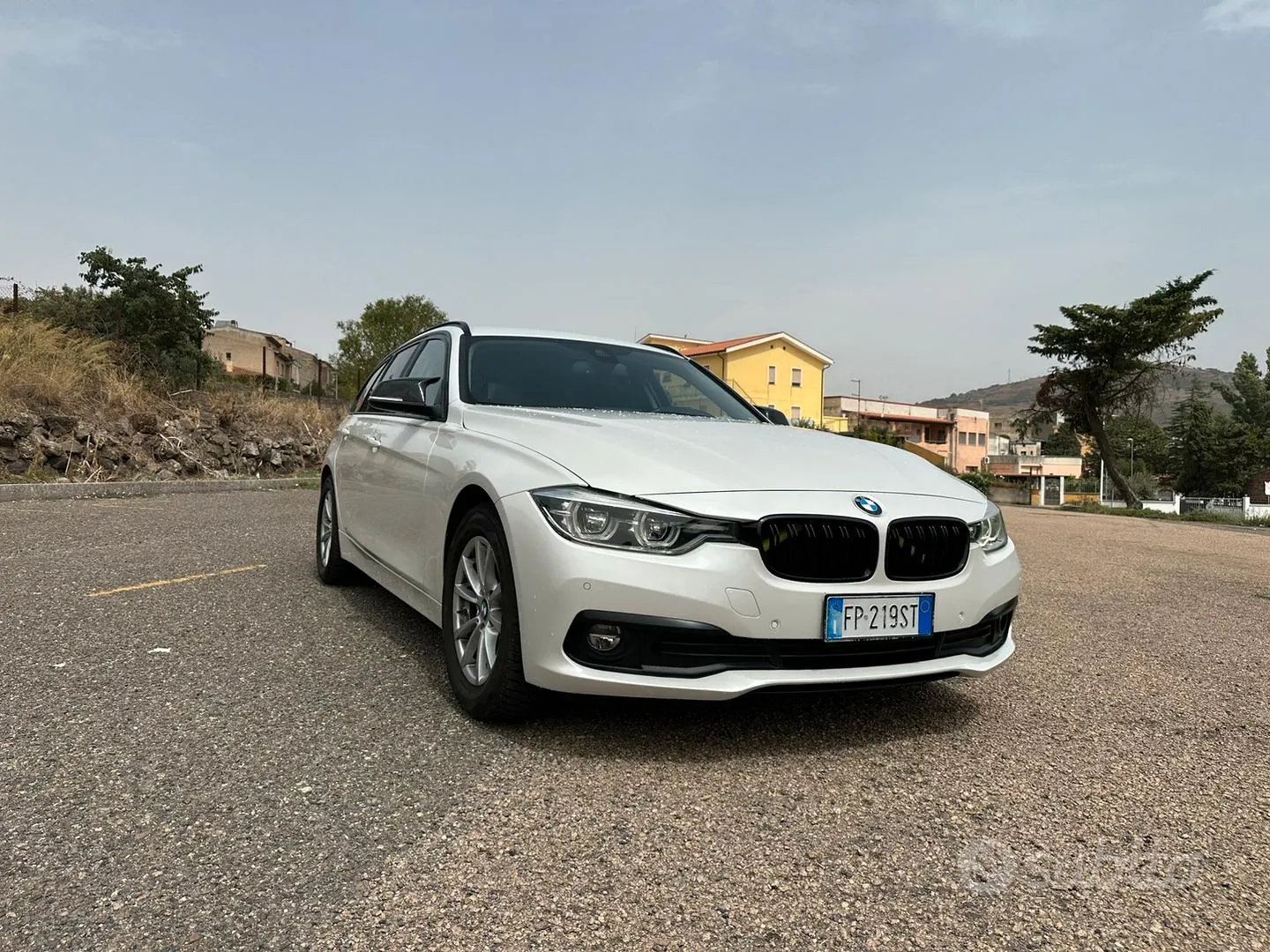 BMW 3 Series 2018 photo 2