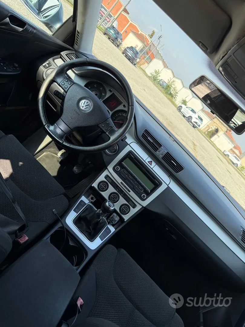 Volkswagen Passat 2009 photo 5