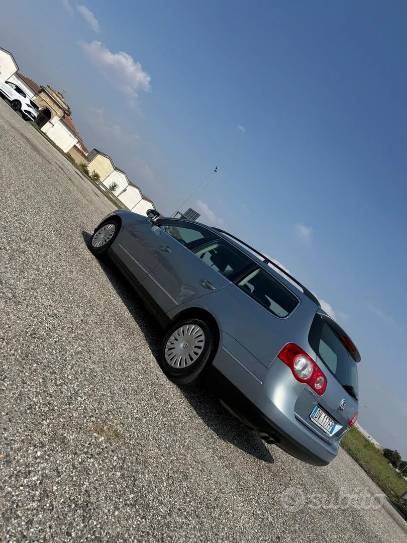 Volkswagen Passat 2009 photo 3