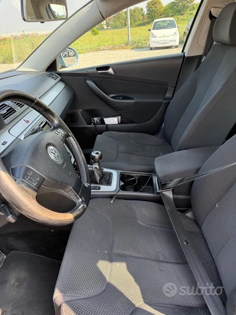 Volkswagen Passat 2009 photo 4