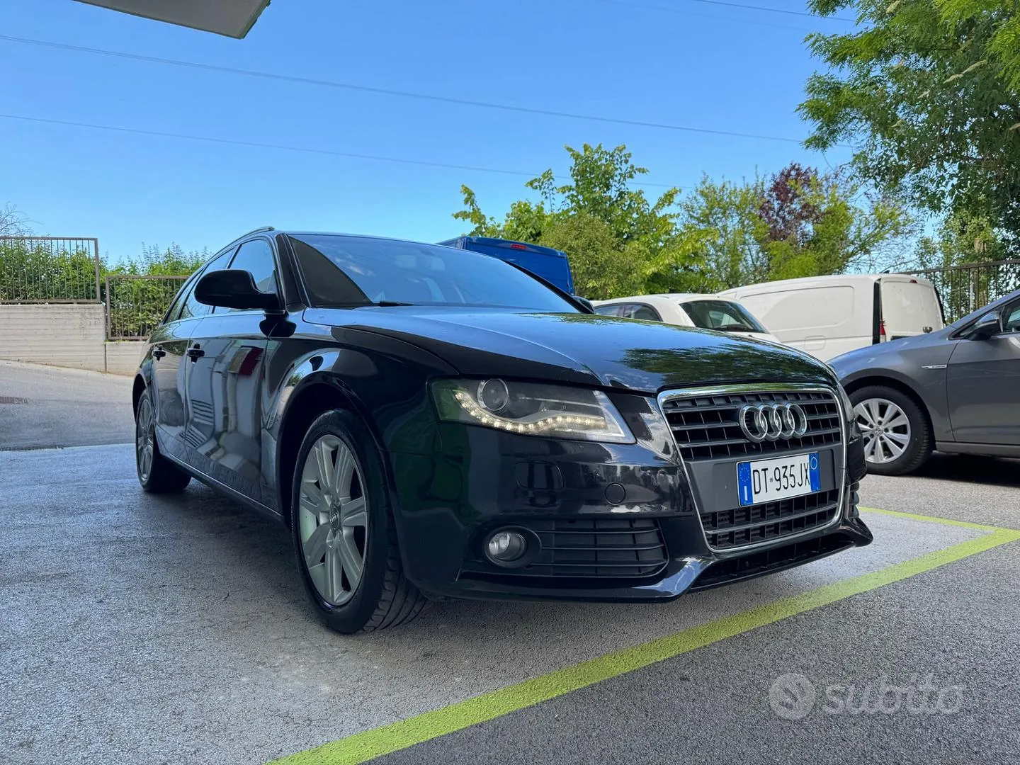 Audi A4 2009 photo 4
