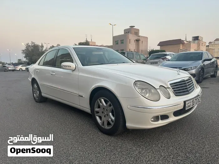 Mercedes-Benz E-Class 2006 photo 2