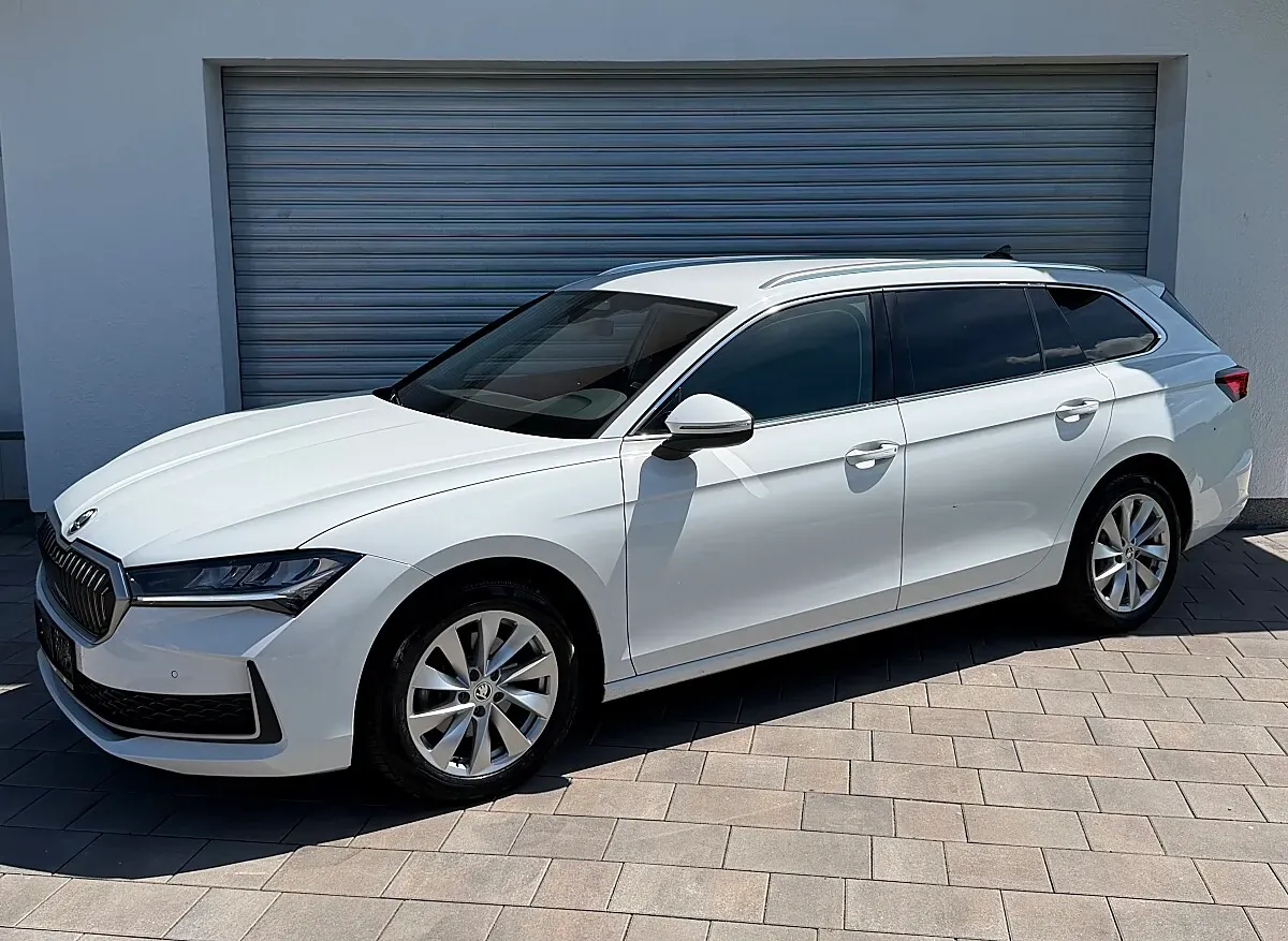 Skoda Superb 2024 photo 2