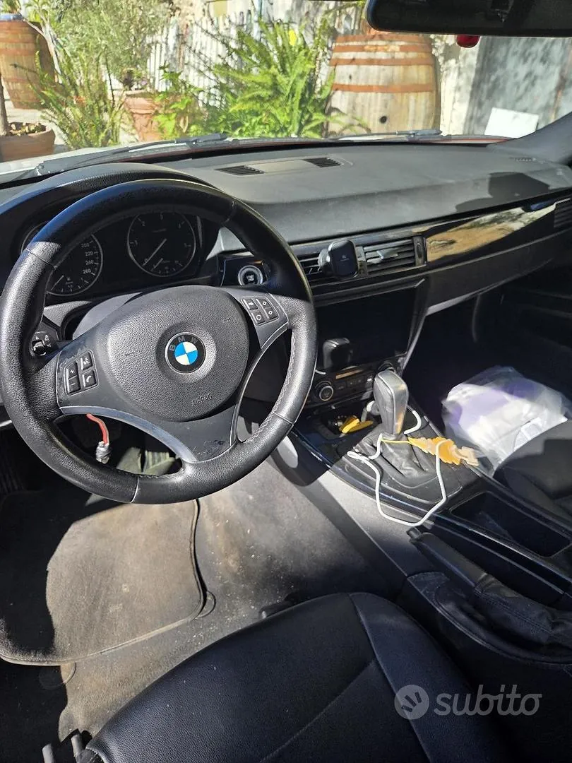 BMW 3 Series 2010 photo 5