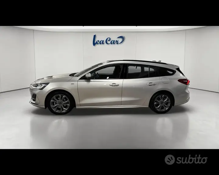 Ford Focus 2023 photo 2