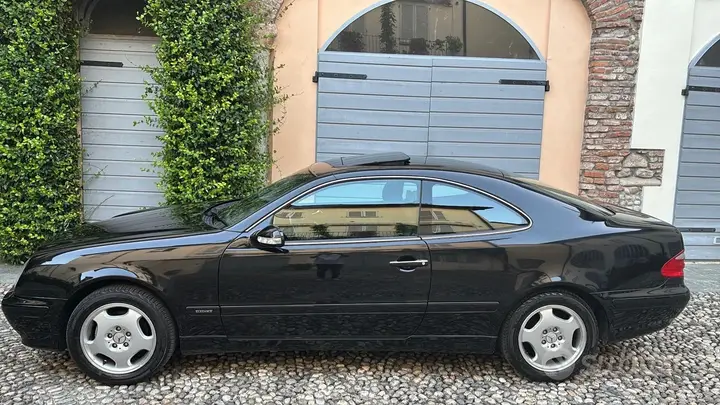 Mercedes-Benz Clk 200 Kompressor 2002 photo 2
