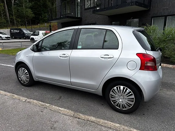 Toyota Yaris 2006 photo 3
