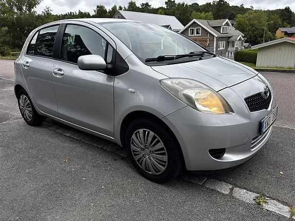 Toyota Yaris 2006 photo 2