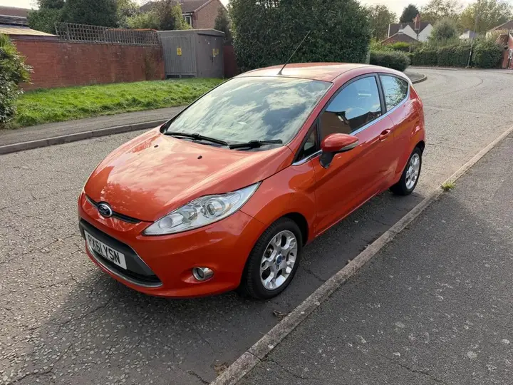 Ford Fiesta 2011 photo 3