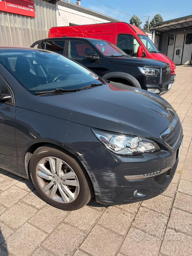 Peugeot 308 2015 photo 2