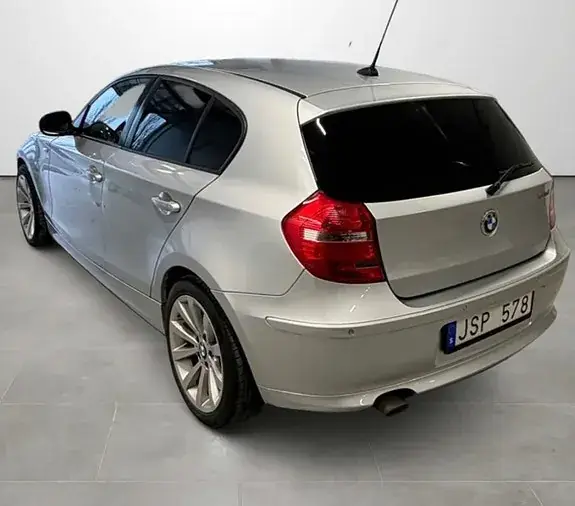 BMW 118D 2011 photo 4