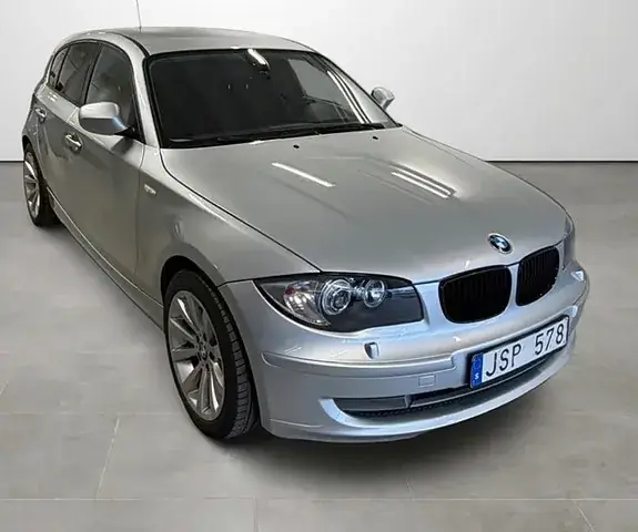 BMW 118D 2011 photo 2